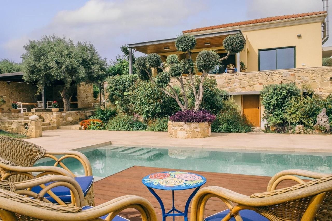 Private pool and garden